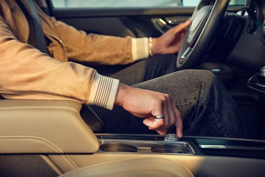 2023 Lincoln Corsair Grand Touring Driving