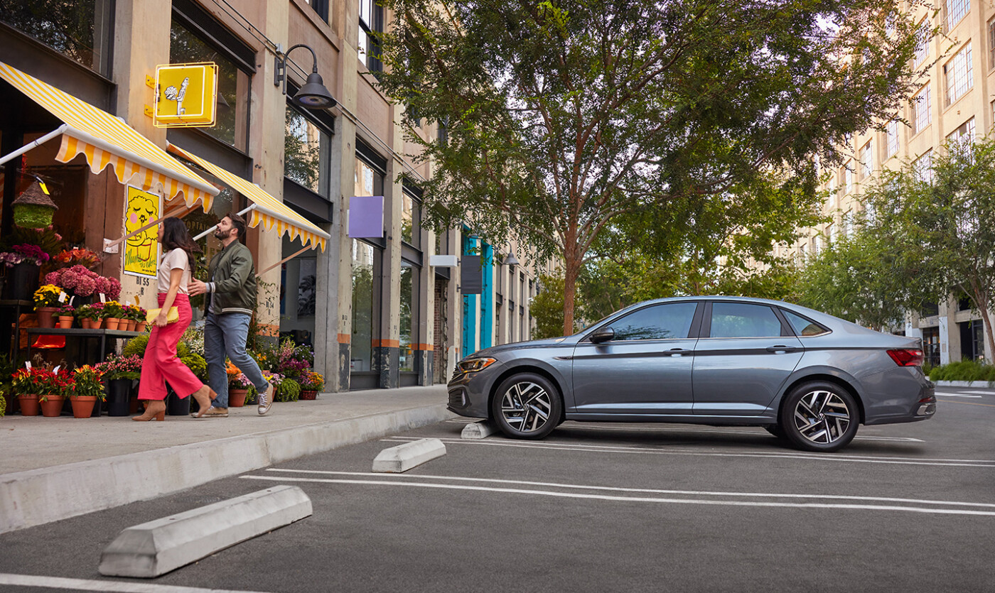 2023 Volkswagen Jetta vs. 2023 Toyota Corolla Volkswagen of Topeka