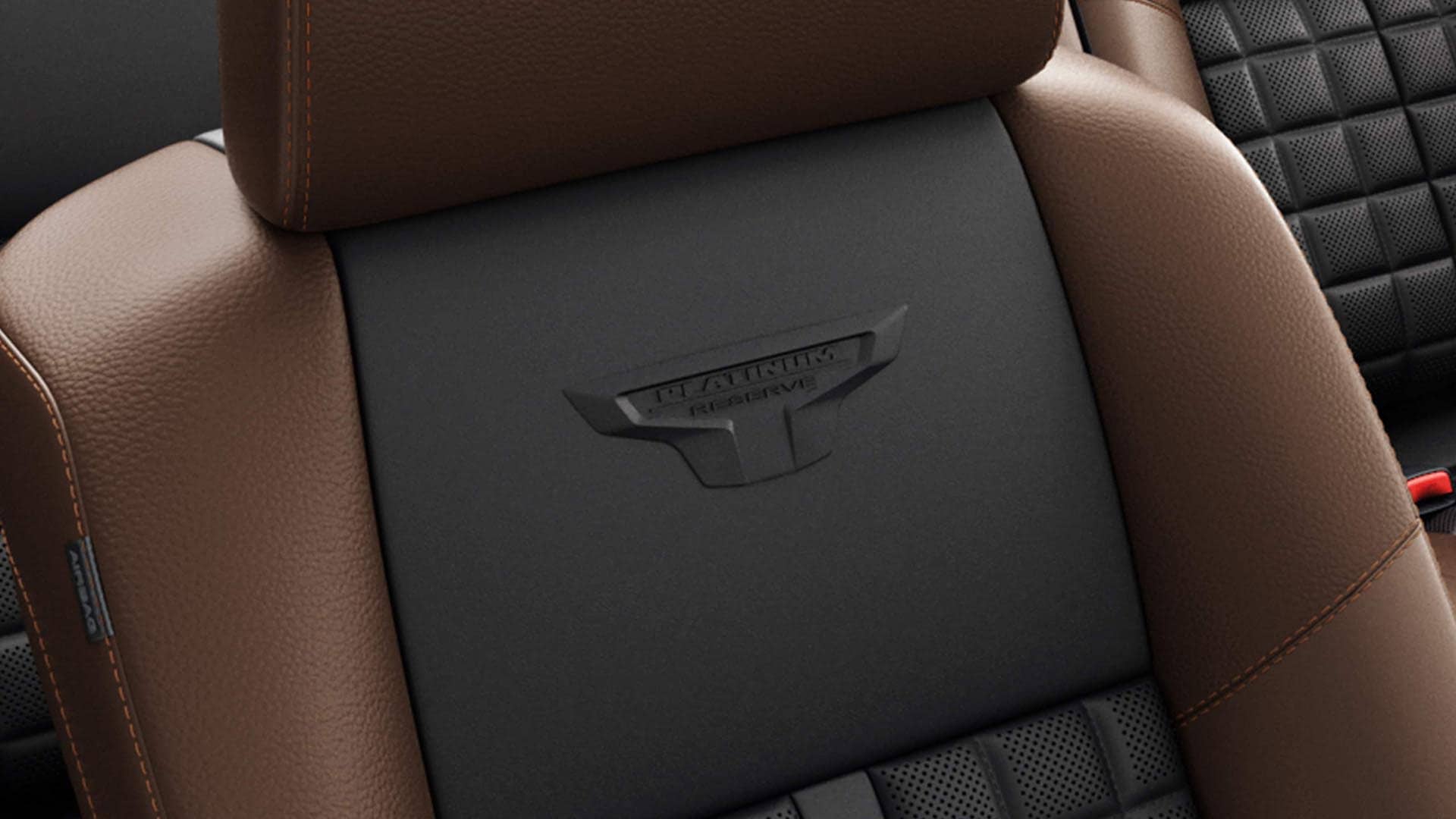 Nissan Titan ront seats