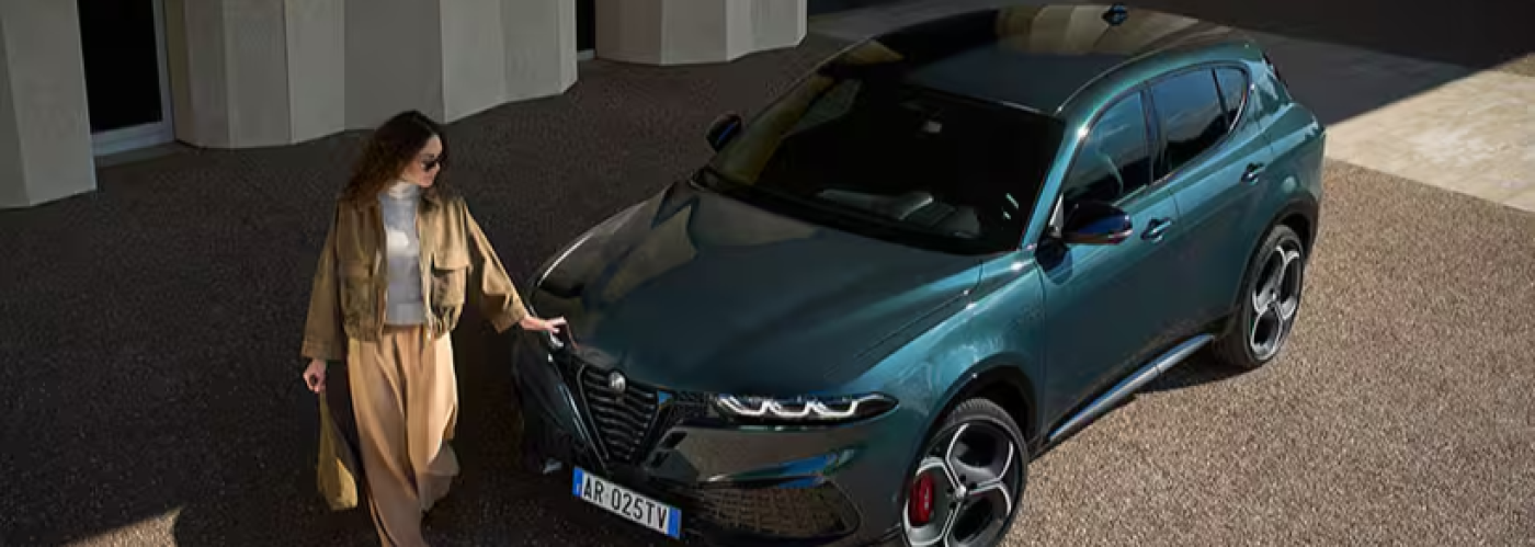2026 Alfa Romeo Tonale Parked 2026 Alfa Romeo Tonale Parked