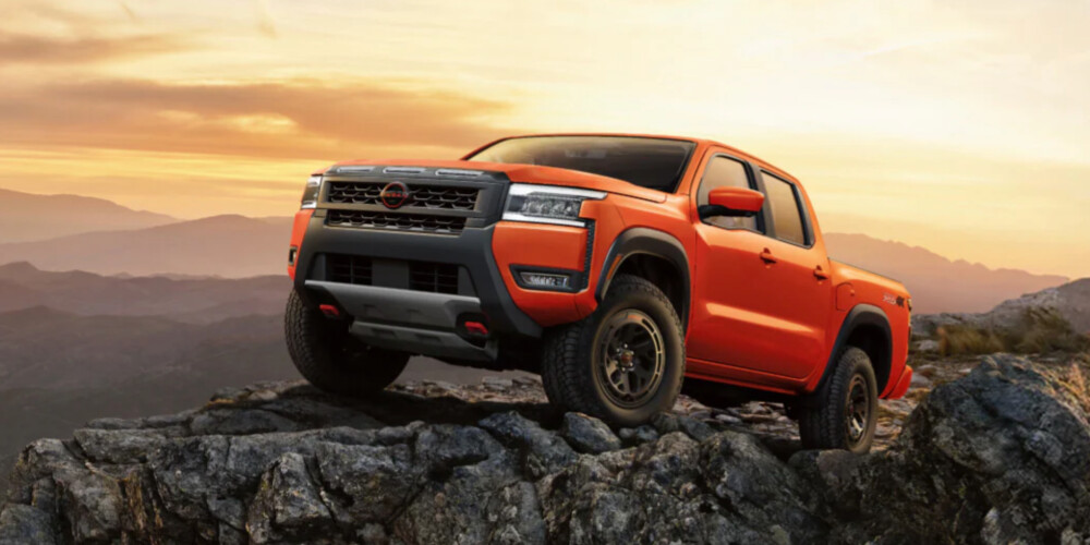 2025 Nissan Frontier 2025 Nissan Frontier orange