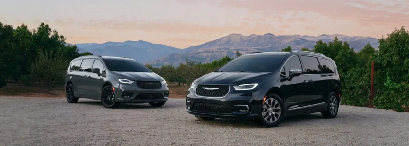 2022 Chrysler Pacifica Limited and Pacifica Hybrid