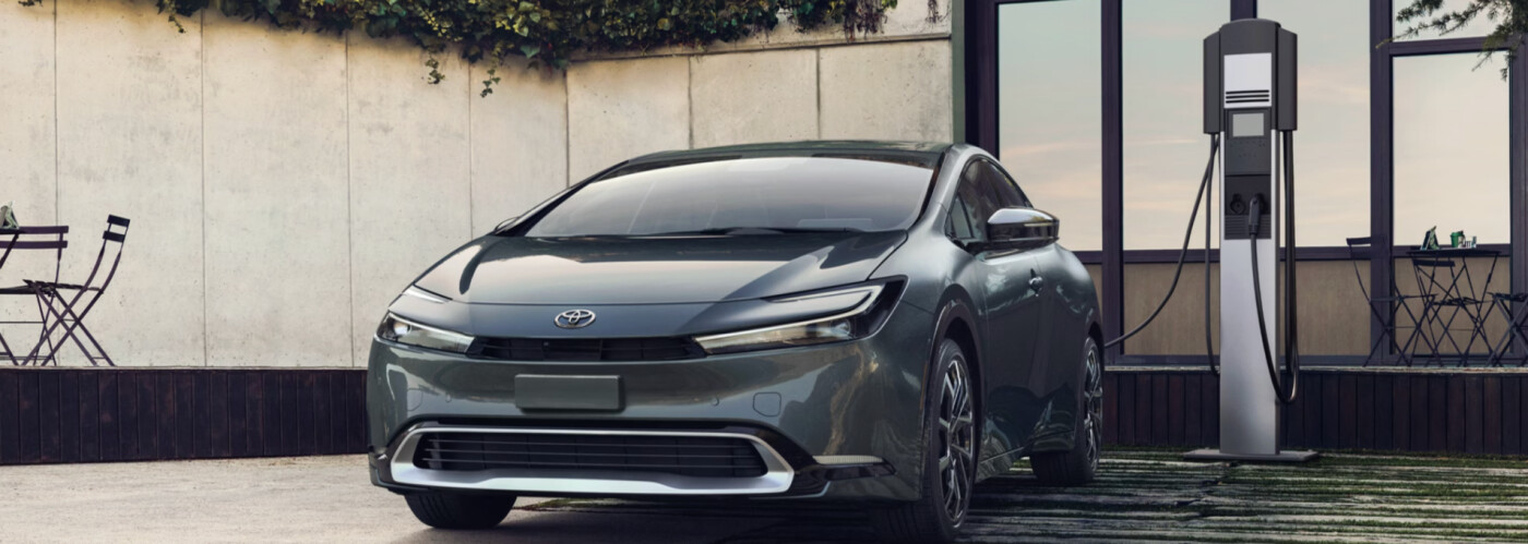 2025 Toyota Plug-In Hybrid 2025 Toyota Plug-In Hybrid exterior charging