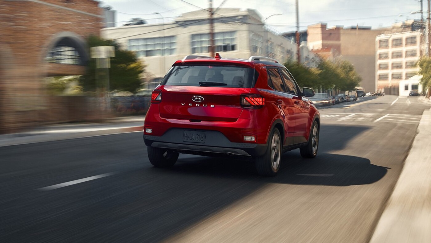 2022 hyundai venue driving