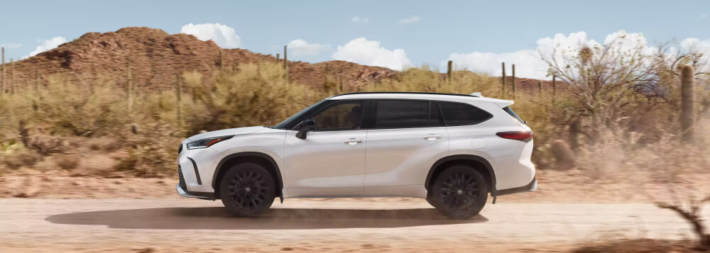 2023 Toyota Highlander in the Desert 2023 Toyota Highlander in the Desert
