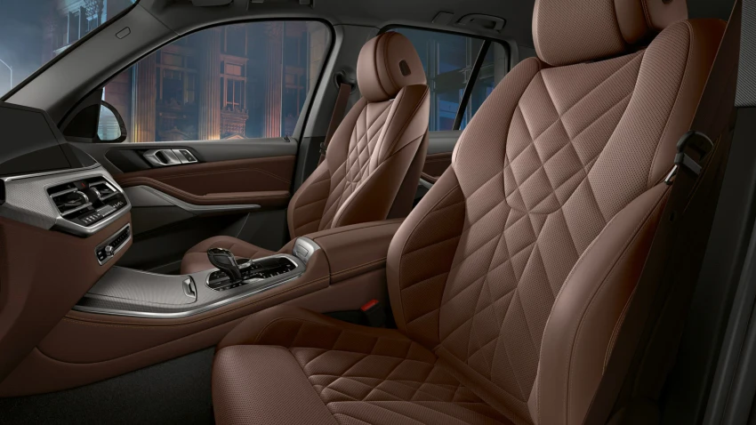 2023 BMW X5 Interior front seats