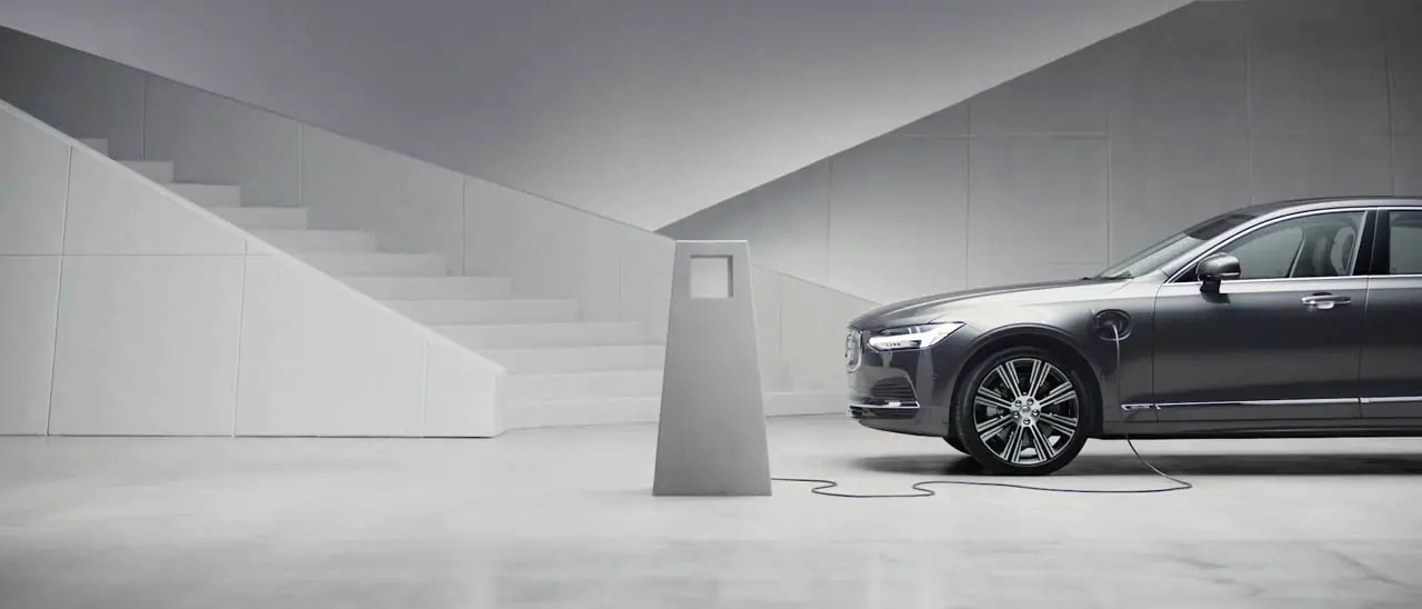 Mild Hybrid vs. Full Hybrid What’s the Difference? Serra Volvo Cars of Traverse City