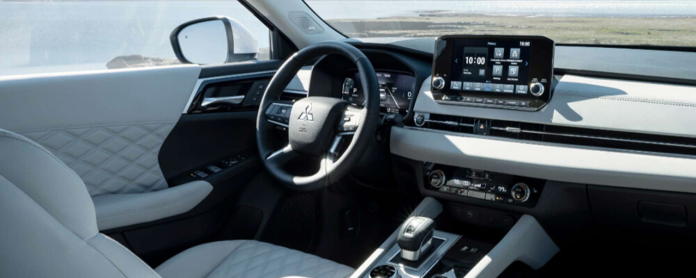 2024 Mitsubishi Outlander PHEV interior 
