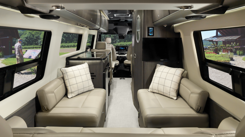 Mercedes-Benz Airstream Lounge