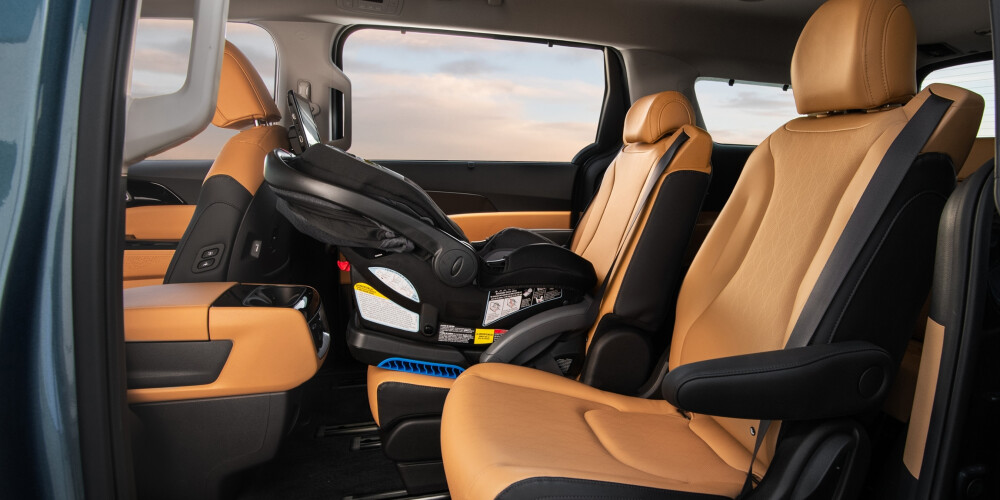 2023 Kia Carnival With Baby Seat 2023 Kia Carnival With Baby Seat