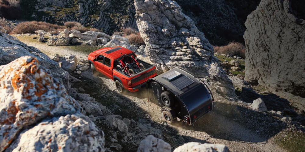 2025 Nissan Frontier towing trailer