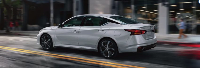 Nissan Altima White