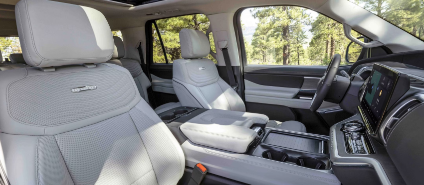 2025 Ford Expedition Platinum Interior