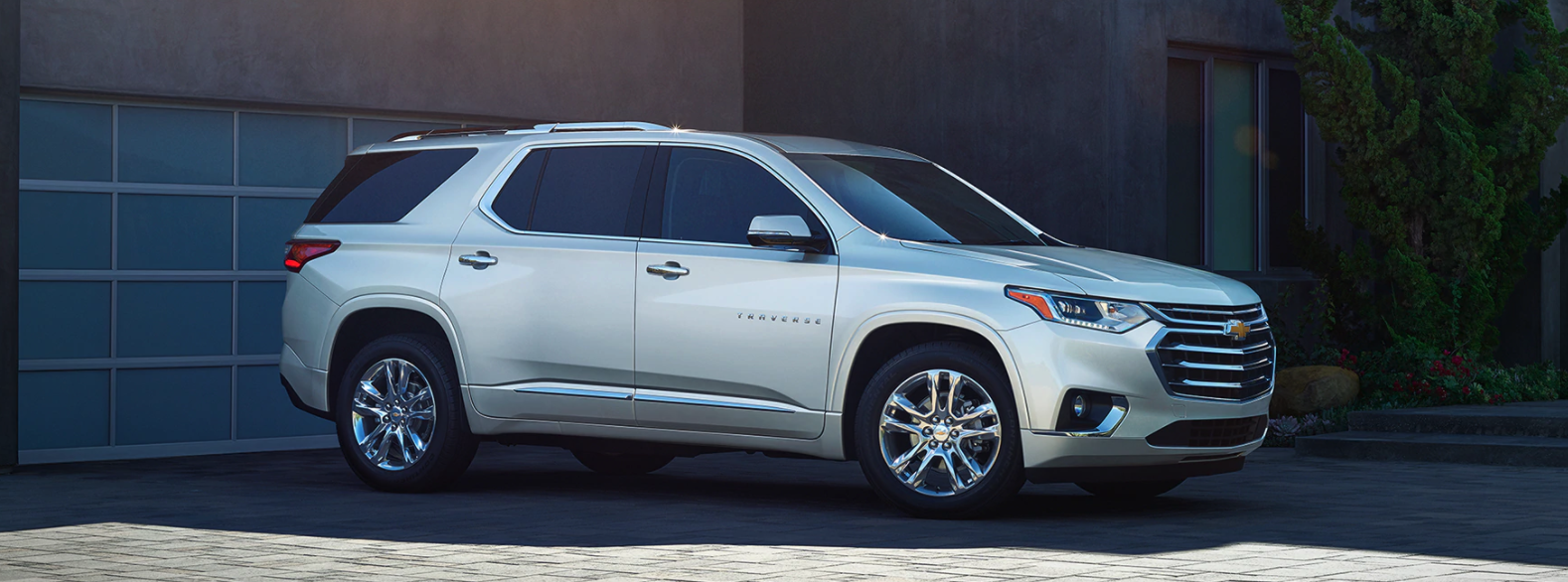 2020 Chevy Traverse Parked in Driveway 2020 Chevy Traverse Parked in Driveway