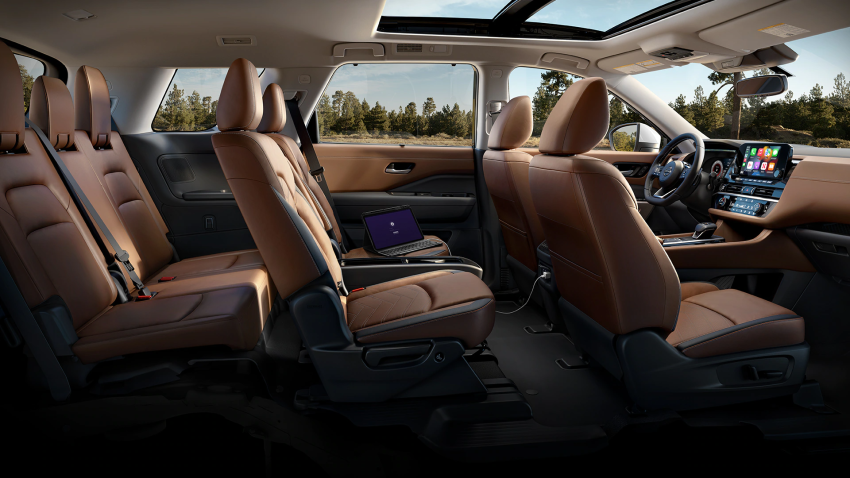 2023 Nissan Pathfinder Interior side view seating