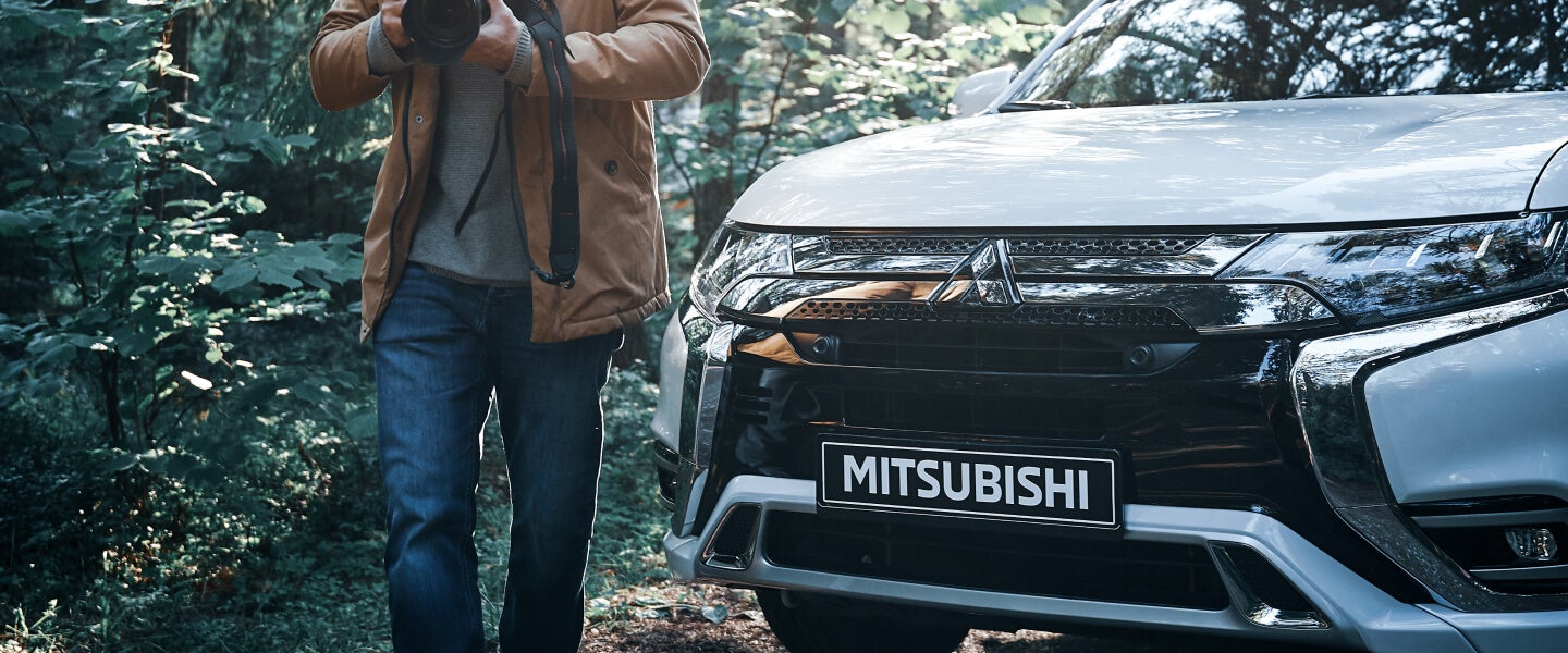 2022 Mitsubishi Outlander PHEV Grille