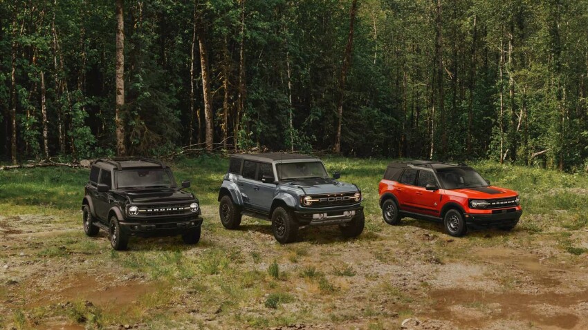 2026 Ford Bronco in 3 colors in wild
