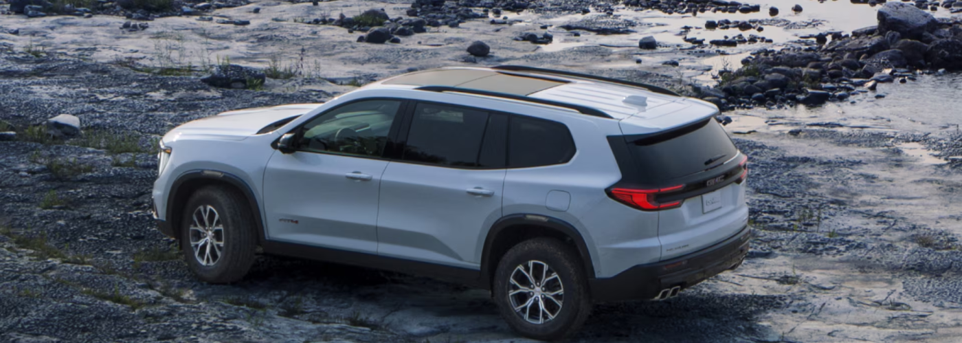 2025 GMC Acadia Outdoor