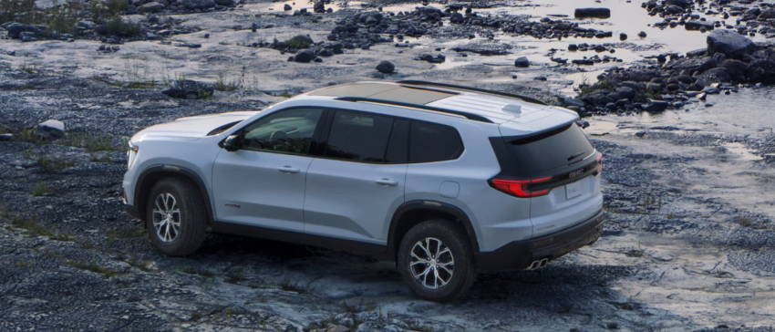 2025 GMC Acadia Outdoor