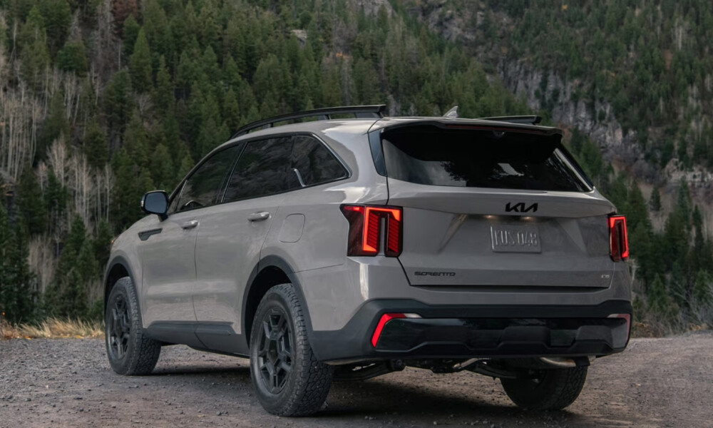 2026 Kia Sorento parked near mountains