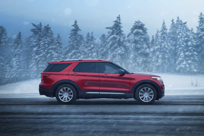 2023 Ford Explorer Red