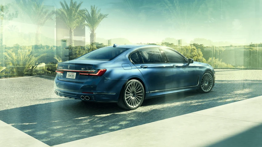 2022 BMW 7 Series parked outside