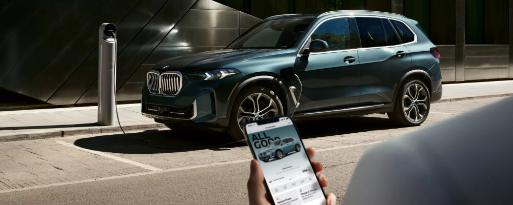 Someone monitoring their BMW X5 with the My BMW App