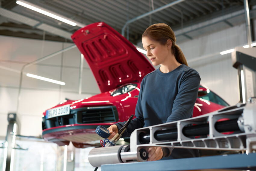 Porsche Service Shop