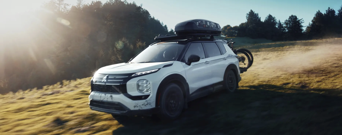 2025 Mitsubishi Outlander 2025 Mitsubishi Outlander in the outdoors