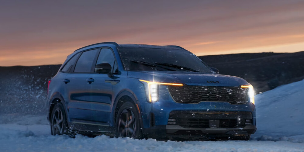 2026 Kia Sorento Hybrid in snow