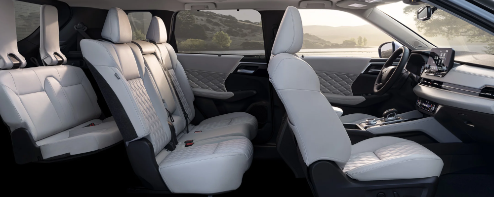 2025 Mitsubishi Outlander PHEV Seats