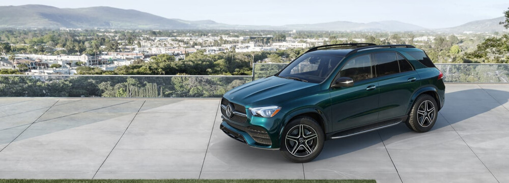 2021 Mercedes-Benz GLE Parked on Concrete