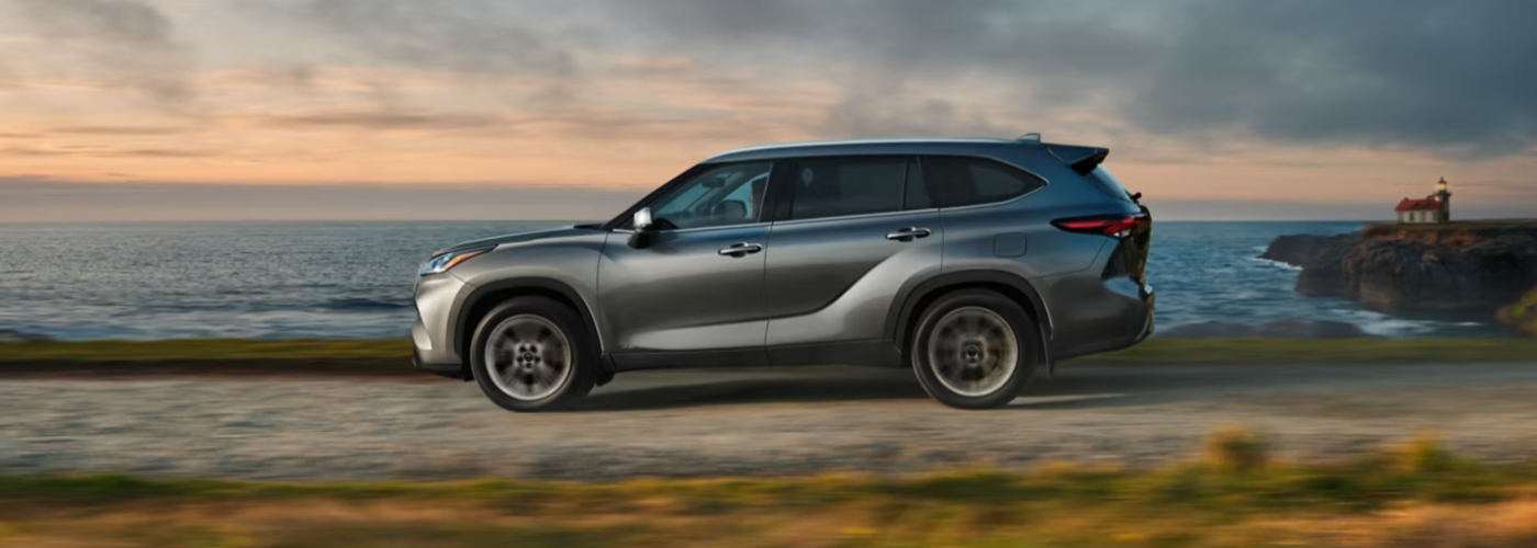 2026 Toyota Highlander Hybrid Limited in Heavy Metal Color 2026 Toyota Highlander Hybrid Limited in Heavy Metal Color