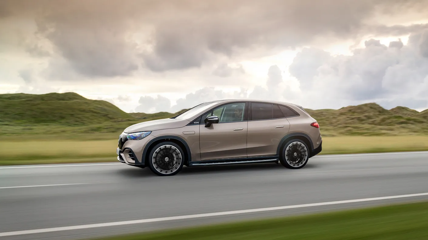 2023 EQE SUV