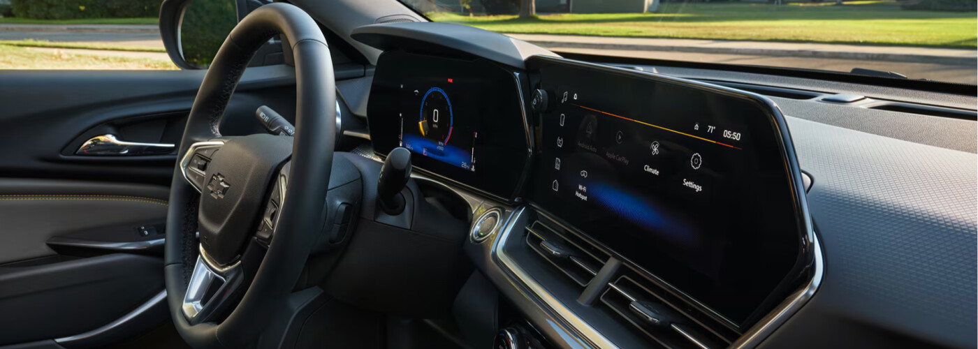 2025 Chevy Trax tech interior