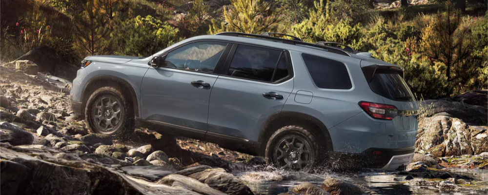 2025 Honda Pilot offroading 2025 Honda Pilot offroading