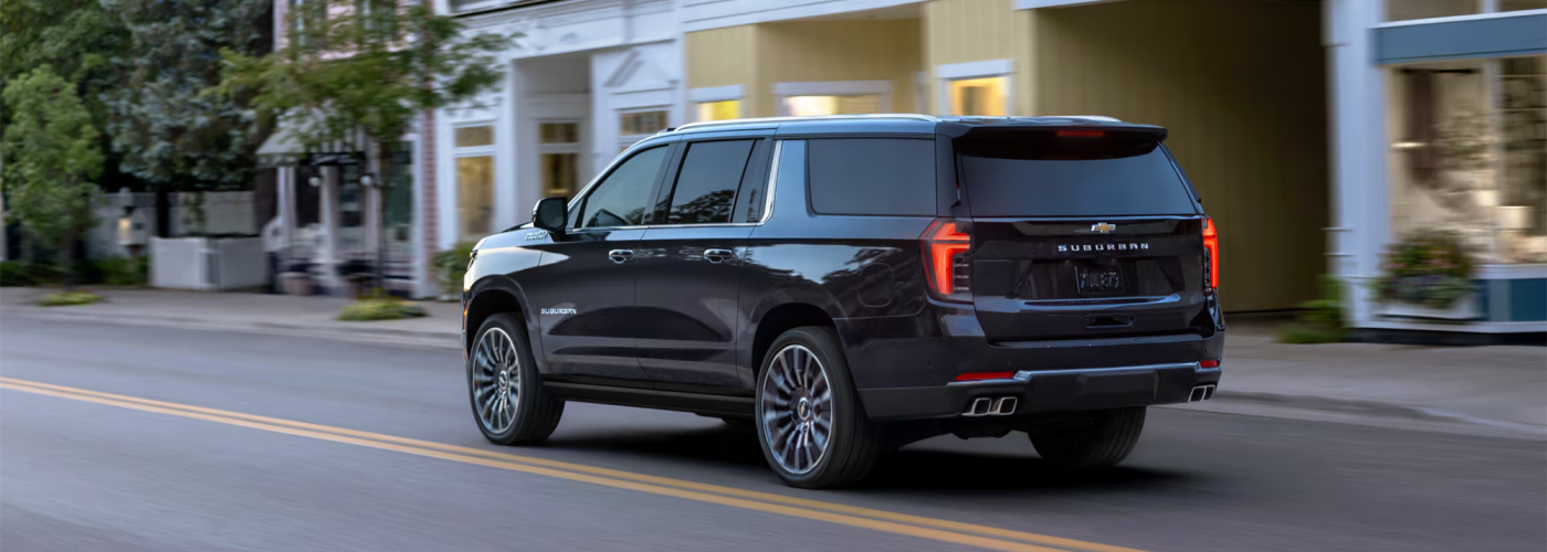 2025 Chevy Suburban on City Streets 2025 Chevy Suburban on City Streets