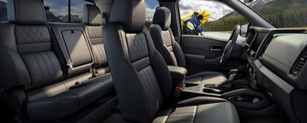 2022 Nissan Frontier Interior 2022 Nissan Frontier Interior