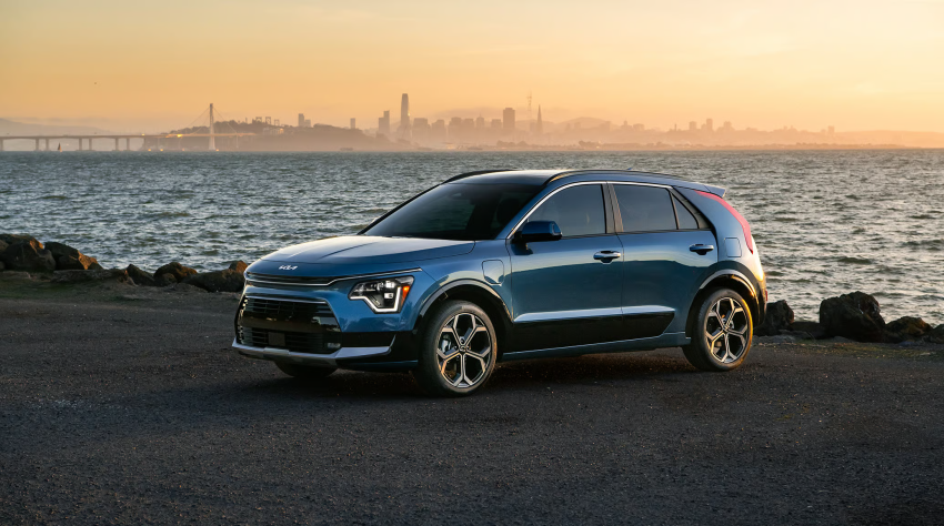 2025 Kia Niro Plug-in Hybrid SX Touring in Mineral Blue Color