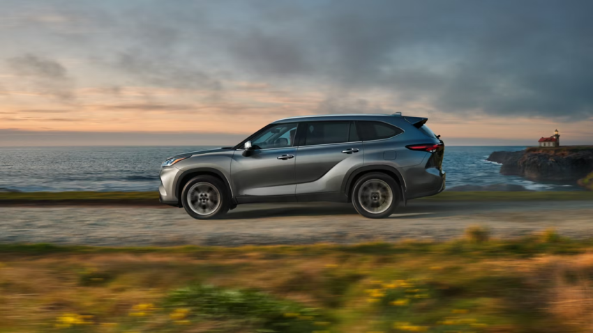 2026 Toyota Highlander Hybrid Limited in Heavy Metal Color