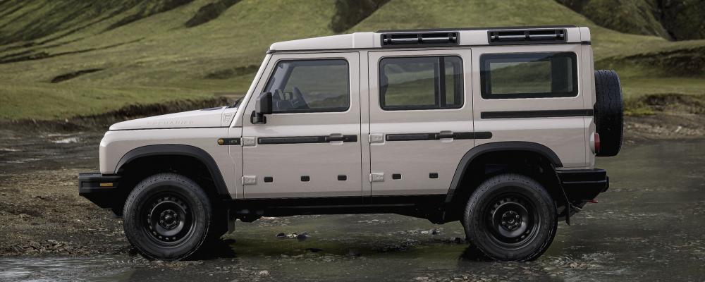 5-seat with rear side window RHD