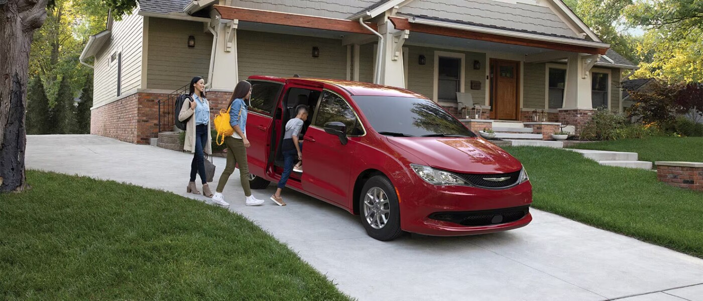 2025 Chrysler Voyager Red 2025 Chrysler Voyager parked in driveway