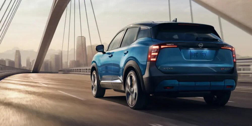 2025 Nissan Kicks blue