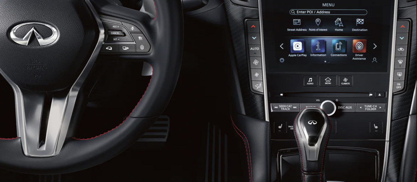 2022 INFINITI Q60 steering wheel and touchscreen