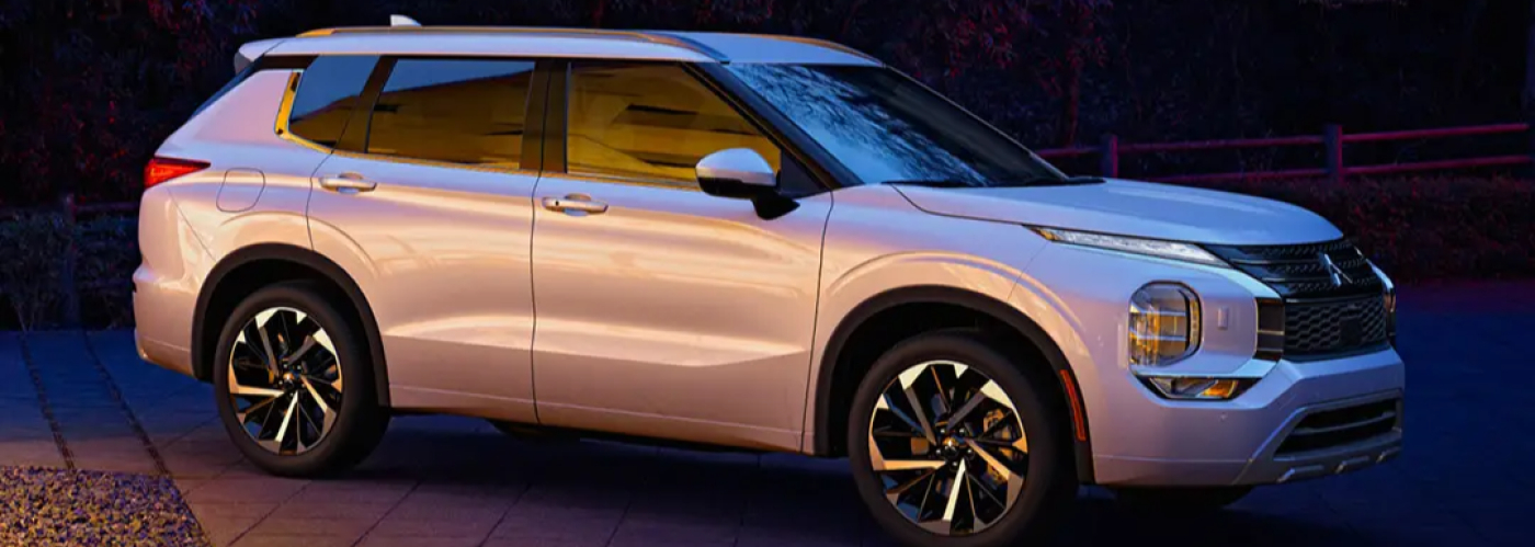 2025 Mitsubishi Outlander parked at night