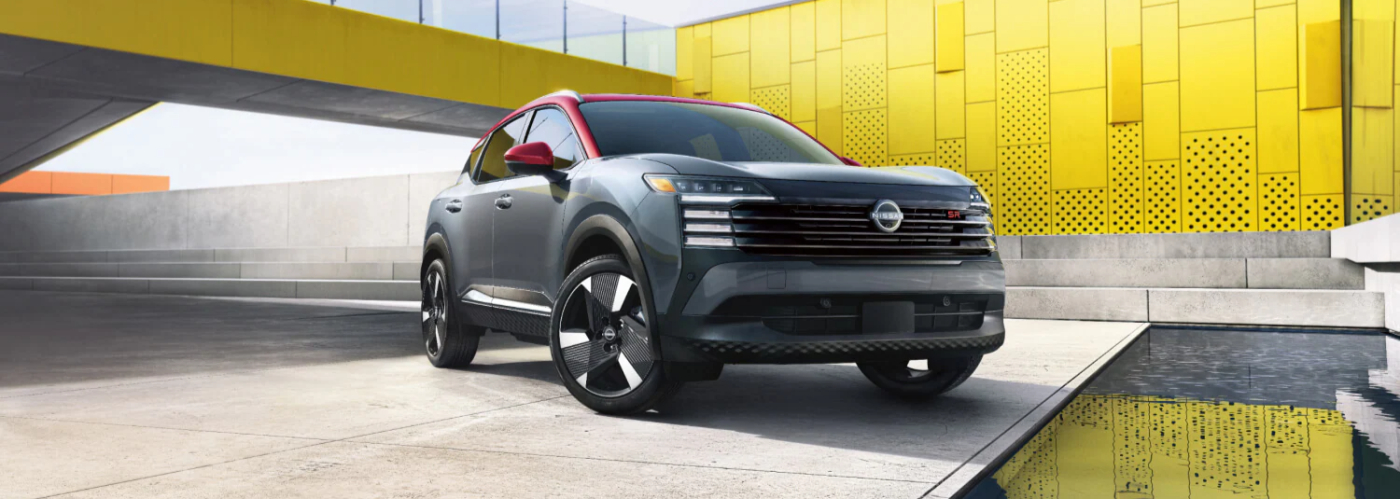 2026 Nissan Kicks SR AWD in Gun Metallic / Scarlet Ember Tintcoat Two-Tone