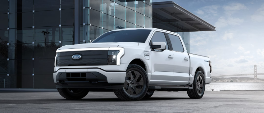2023 Ford F-150 Lightning in Oxford White