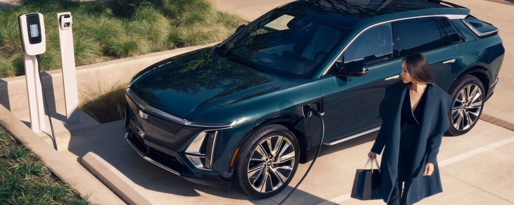 2025 Cadillac LYRIQ charging