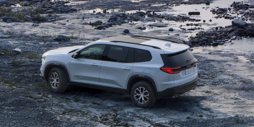 2025 GMC Acadia Outdoor