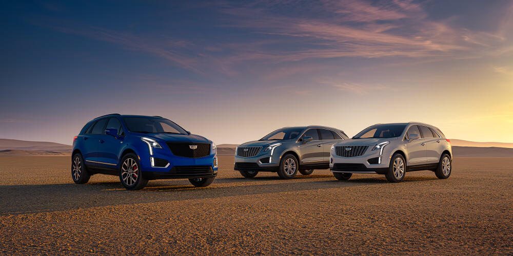 2025 Cadillac XT5 lineup in desert